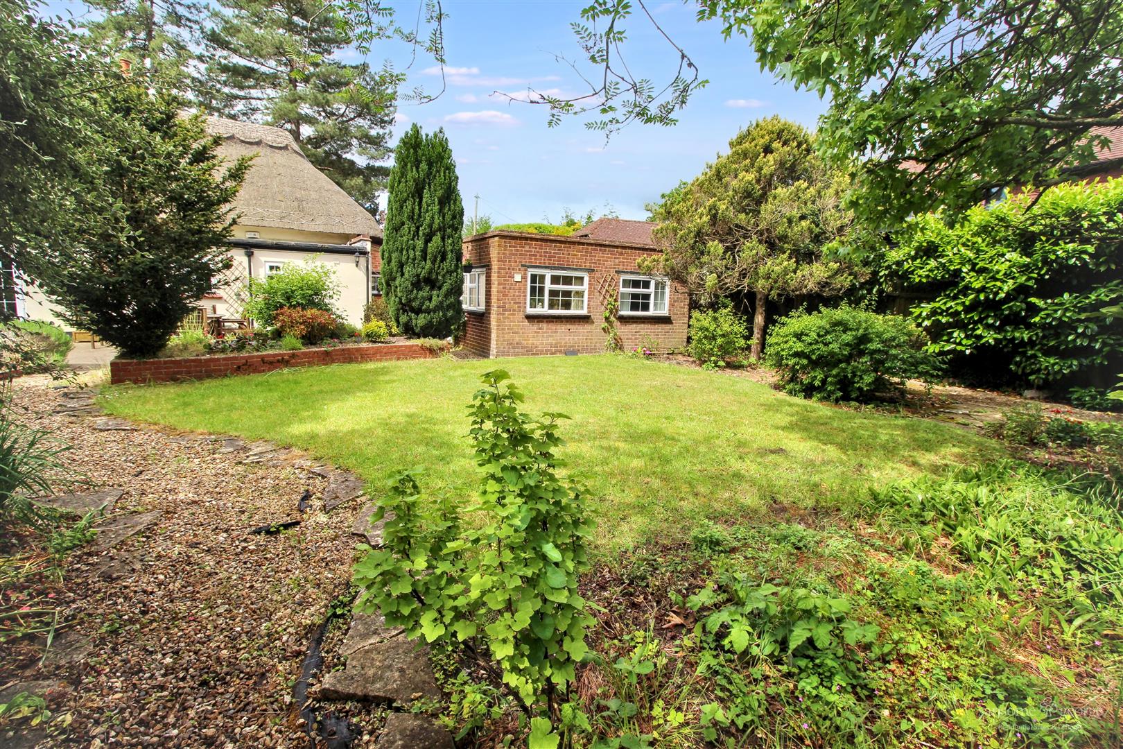 4 bed property in New Lane Hill, Reading